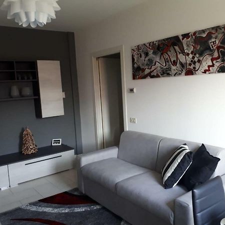 My Home Apartment Mira Exterior foto