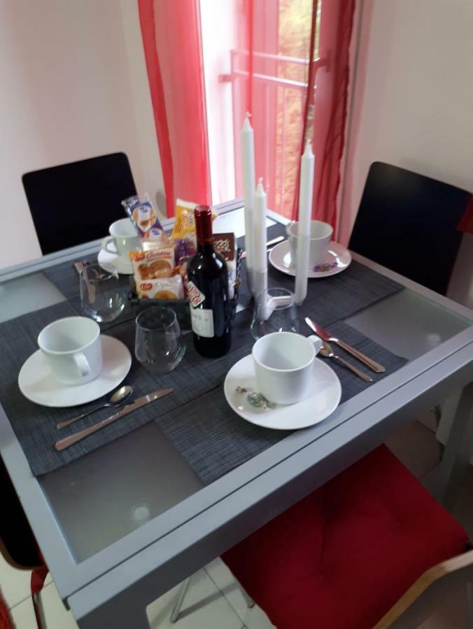 My Home Apartment Mira Exterior foto